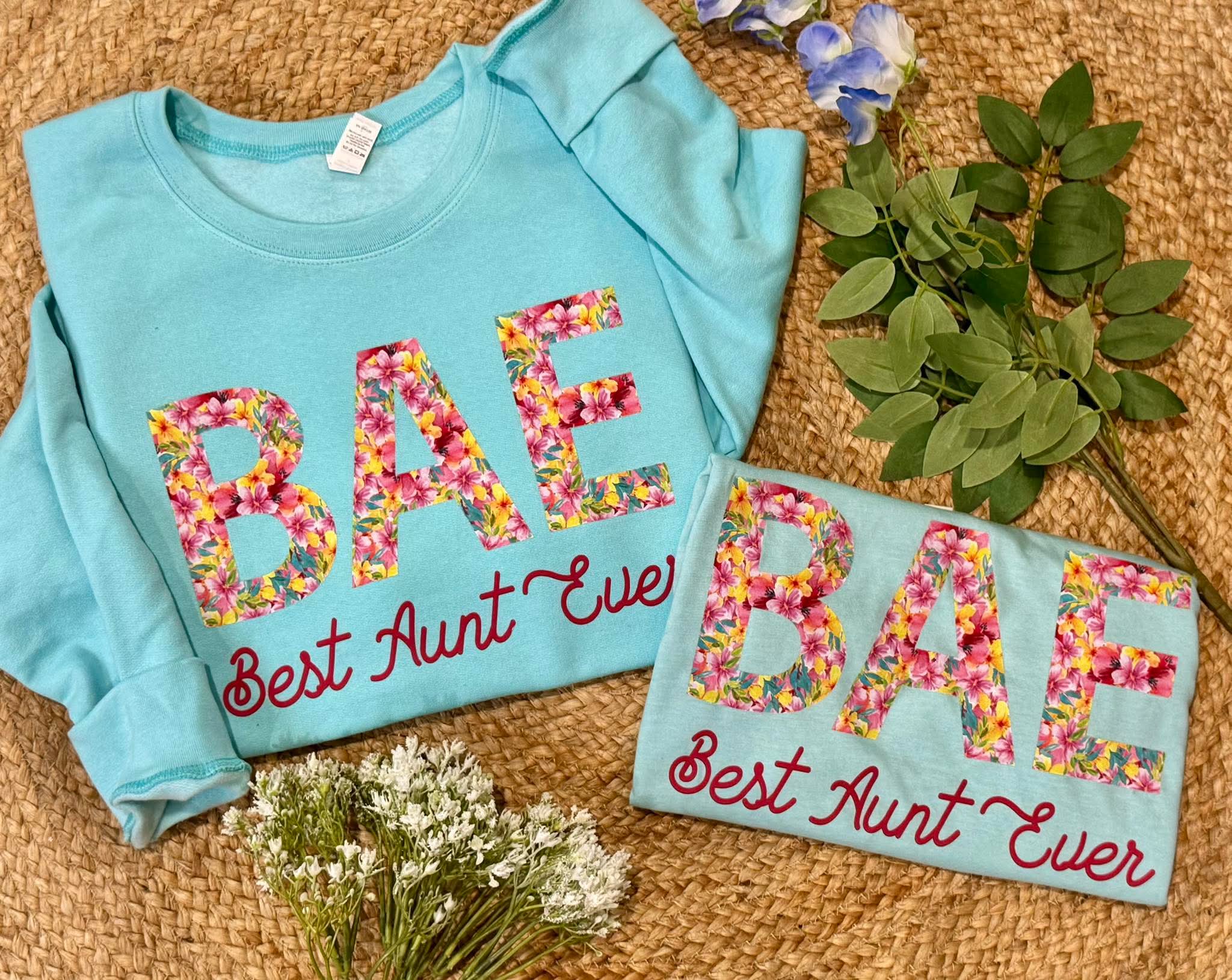 Best Aunt Ever Tee & Sweatshirt