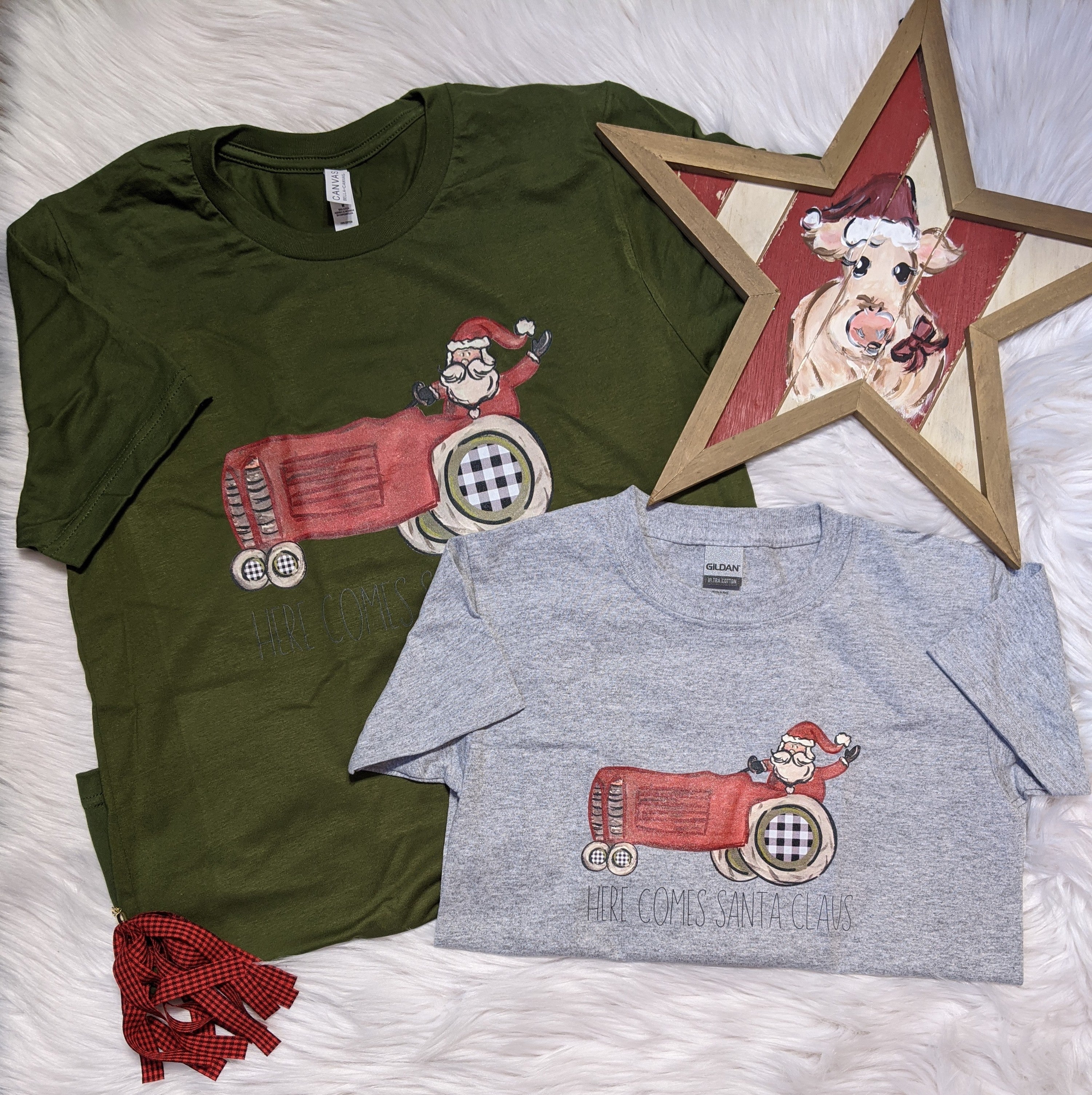 Tractor Here Comes Santa Tee